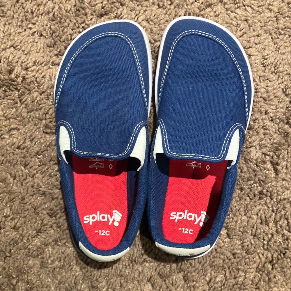 Like new Splay barefoot slip on boat shoes little boys size 12 runs small